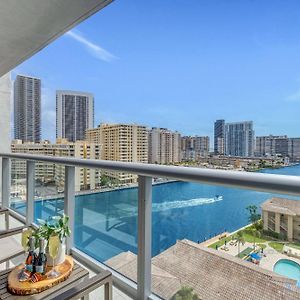 Infinite View Balcony With Pool, Gym And Near Beach Leilighet Hallandale Beach Exterior photo