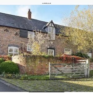 The Coach House Annex Leilighet Tilston Exterior photo