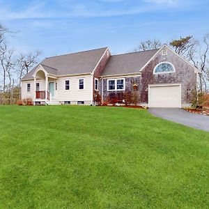 Elegant Coastal Cottage Brewster Exterior photo