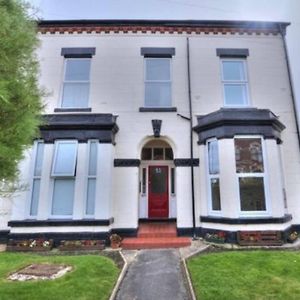 Crosby Lovely Refurbished Flat, Direct Garden Access; Wifi Leilighet Exterior photo