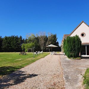 Gite Tout Inclus Avec Piscine Privative, Activites De Plein Air Et Animaux En Liberte - Fr-1-491-396 Villa Azé Exterior photo