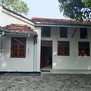 Shalom Residencies Leilighet Negombo Exterior photo