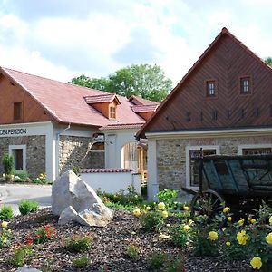 Penzion Ve Stoleti Hotell Loděnice Exterior photo