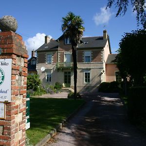 Studio Du Chalet De Caharet Hotell Pipriac Exterior photo