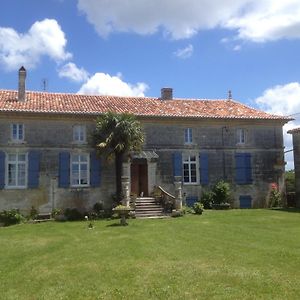 Le Moulin A Vent Bed & Breakfast Bertric-Burée Exterior photo