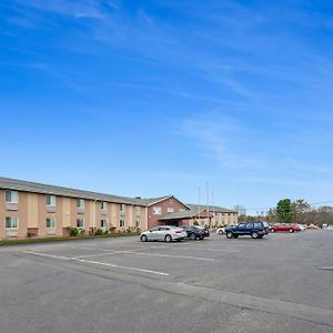 Americas Best Value Inn Foxboro Foxborough Exterior photo