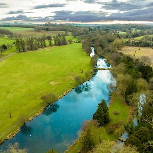 Avington Lakes Hotell Winchester Exterior photo