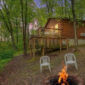 Blue Rose Cabins - Pine Ridge Cabin Logan Exterior photo