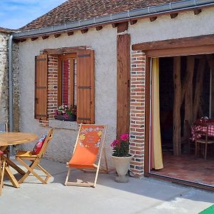 Chaleureux Gite Avec Terrasse A Proximite De La Loire Et Des Sites Touristiques - Fr-1-590-433 Villa Bonnee Exterior photo