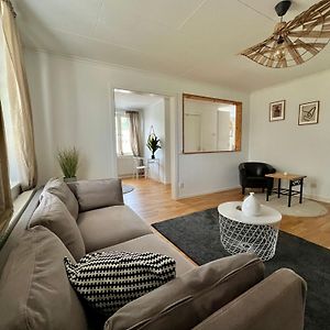 Cozy Apartment In Jaedraas Nestled Near The Lake Just 10 Minutes From Kungsberget Exterior photo