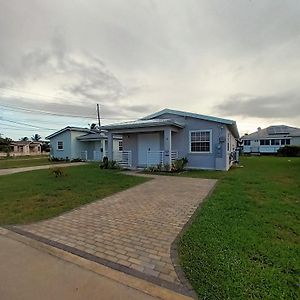 Heart'S Haven Villa Christ Church Exterior photo