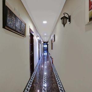 Oyo Hotel Executive Inn Mumbai Exterior photo