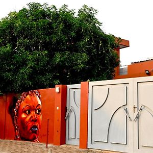 Les Amazones Rouges Maison Moderne Et Chaleureuse Hotell Ouidah Exterior photo