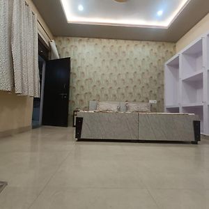 Dwarka Palace Hotell Mathura Exterior photo