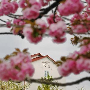 Normandy Farm Hotel & Conference Center Blue Bell Exterior photo