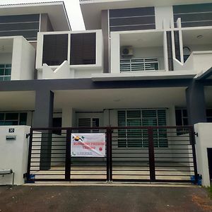 Homestay Firdausi Taiping Islam Guest Only Exterior photo