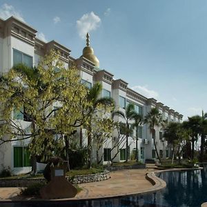 Gassan Panorama Golf Club Hotell Lamphun Exterior photo