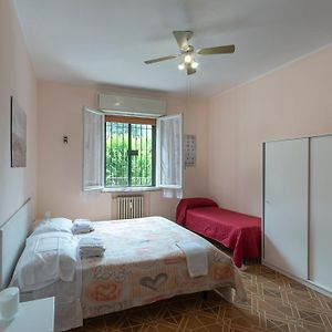 Fare Bnb Room Via Monte 14 Reggio Emilia Exterior photo