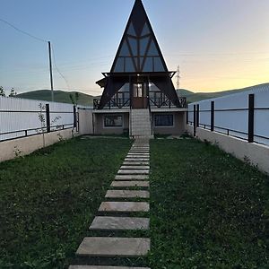 A Frame House Leilighet Slavyanka Exterior photo