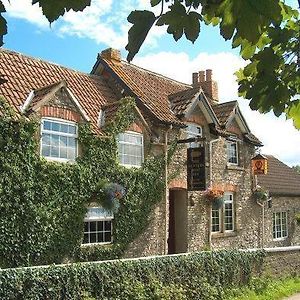 The Hunters Rest Inn Clutton Exterior photo