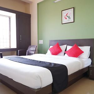 Oyo Chinthu Comforts Hotell Tumkur Exterior photo