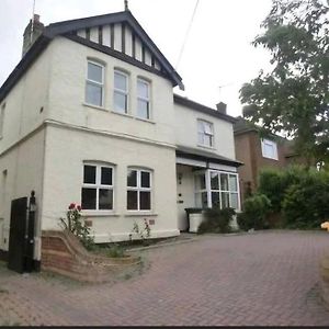 Gravesend Detached 5-Bedroom Property Exterior photo