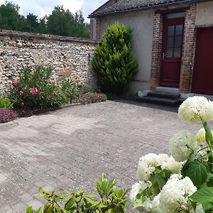 Les Volets Rouges Villa Neuvy-sur-Barangeon Exterior photo