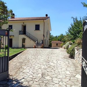 La Casa Del Viandante Hotell Forano Exterior photo