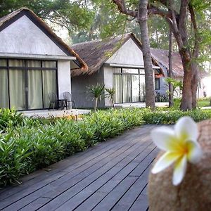 Hansar Casuarina Cha Am Hotell Phetchaburi Exterior photo