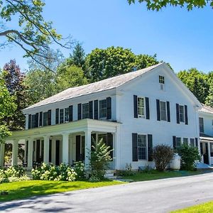 Picture Postcard Mansion In Manchester Village Exterior photo