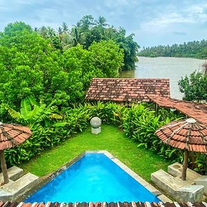 Waterland Hotell Negombo Exterior photo