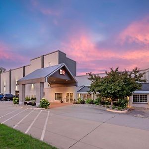 Best Western Plus Longbranch Hotel & Convention Center Cedar Rapids Exterior photo