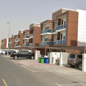 Mirdif Villa Dubai Exterior photo