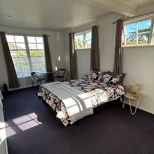 2 Bedroom Private Guesthouse In Korokoro Lower Hutt Exterior photo