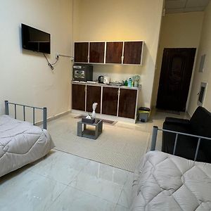 شقة سبعة و سبعين Leilighet Sinadil Exterior photo