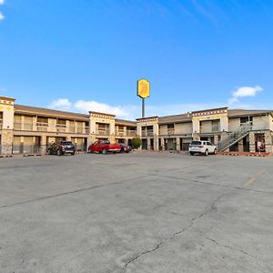 Super 8 By Wyndham Mcallen-Downtown-Airport-La Plaza Mall Motel Exterior photo