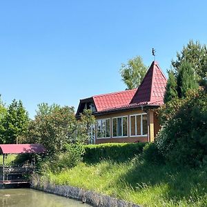 Fisherman'S House Hotell Rasavka Exterior photo