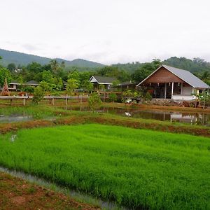 Nok Chan Mee Na Hotell Chom Thong Exterior photo