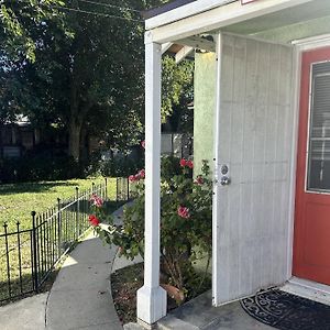 Persimmon Cottage Burbank Exterior photo