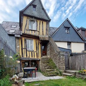 4 Bedroom Beautiful Home In Fougères Exterior photo