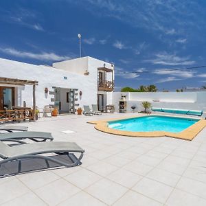 Sala Botanica Studio - Shared Pool - Central Island Location - 10 Mins Drive To Famara And La Santa Leilighet Tiagua Exterior photo