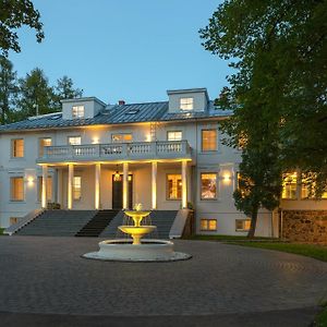 The Manor Sports & Spa Hotell Tõrve Exterior photo