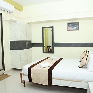 M R Residency Belagavi Hotell Exterior photo