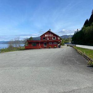 Utsikten Kro Motel Hjelmeland Exterior photo