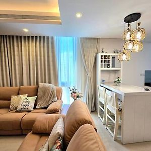 Cozy Luxurious 1Bedroom Flat Muskat Exterior photo