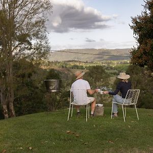 Luxe Farmstay Kidaman Creek Feed Friendly Cows 60 Acres Of Breathtaking Views Obi Obi Exterior photo