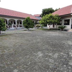 Oyo 93051 Wisma Syariah Buloe Hotell Enrekang Exterior photo