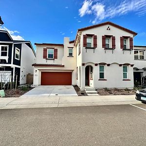 Charming And Modern 3-Bedroom Home In Rocklin Exterior photo