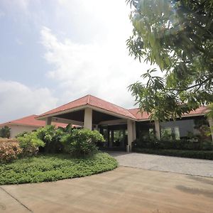 Club Mahindra Pavagadh Hotell Rawālia Exterior photo