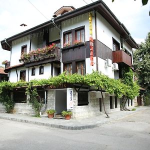 Oazis Family Hotel Lovetsj Exterior photo